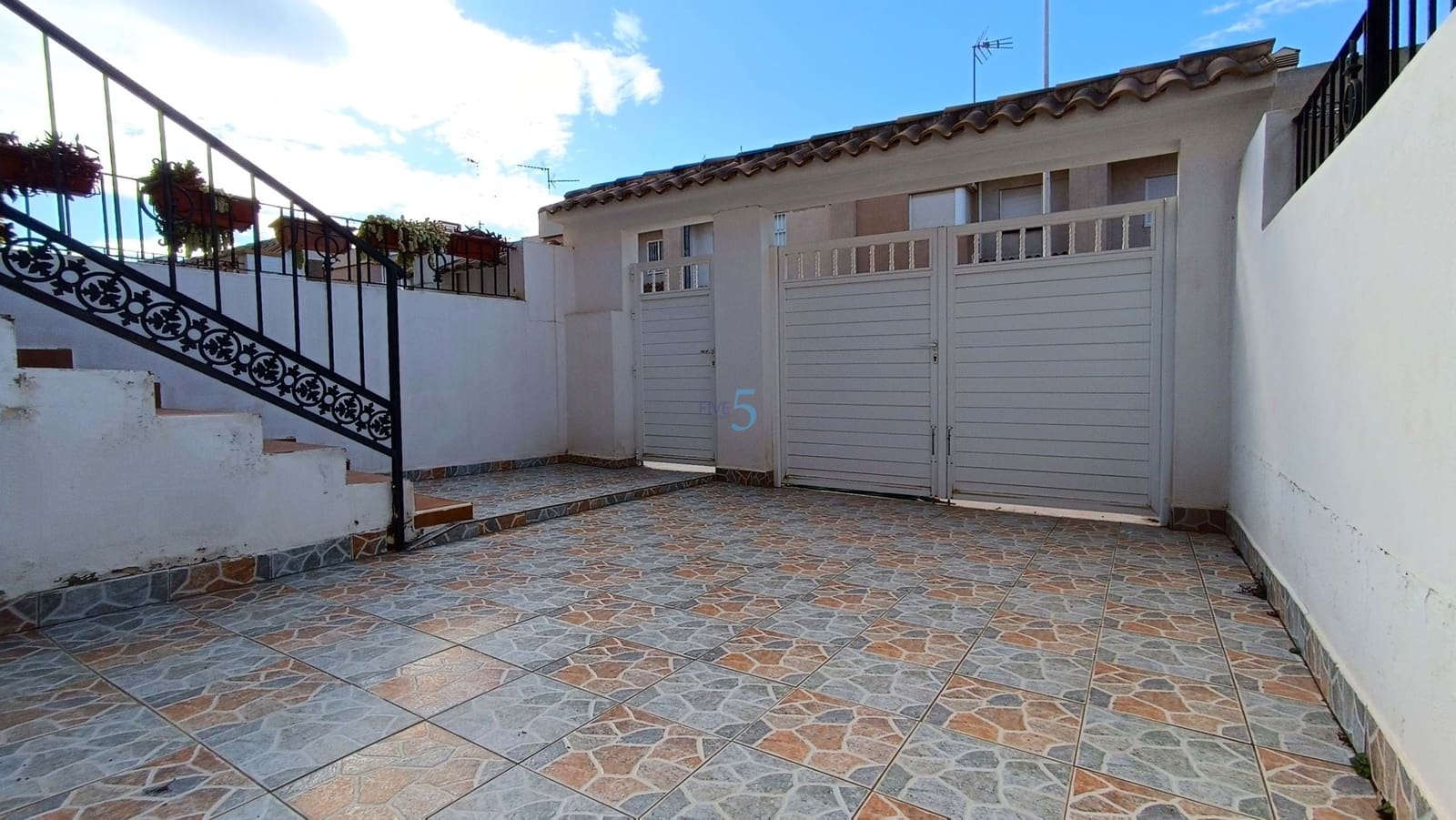 3 sypialnia Dom na sprzedaż w Torrevieja z basenem - 195 000 € (Ref: 9528930)
