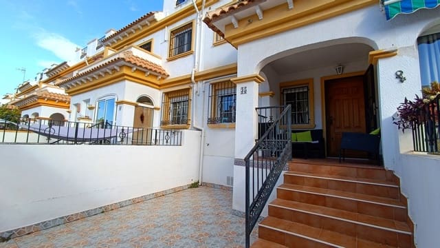 3 sypialnia Dom na sprzedaż w Torrevieja z basenem - 195 000 € (Ref: 9528930)