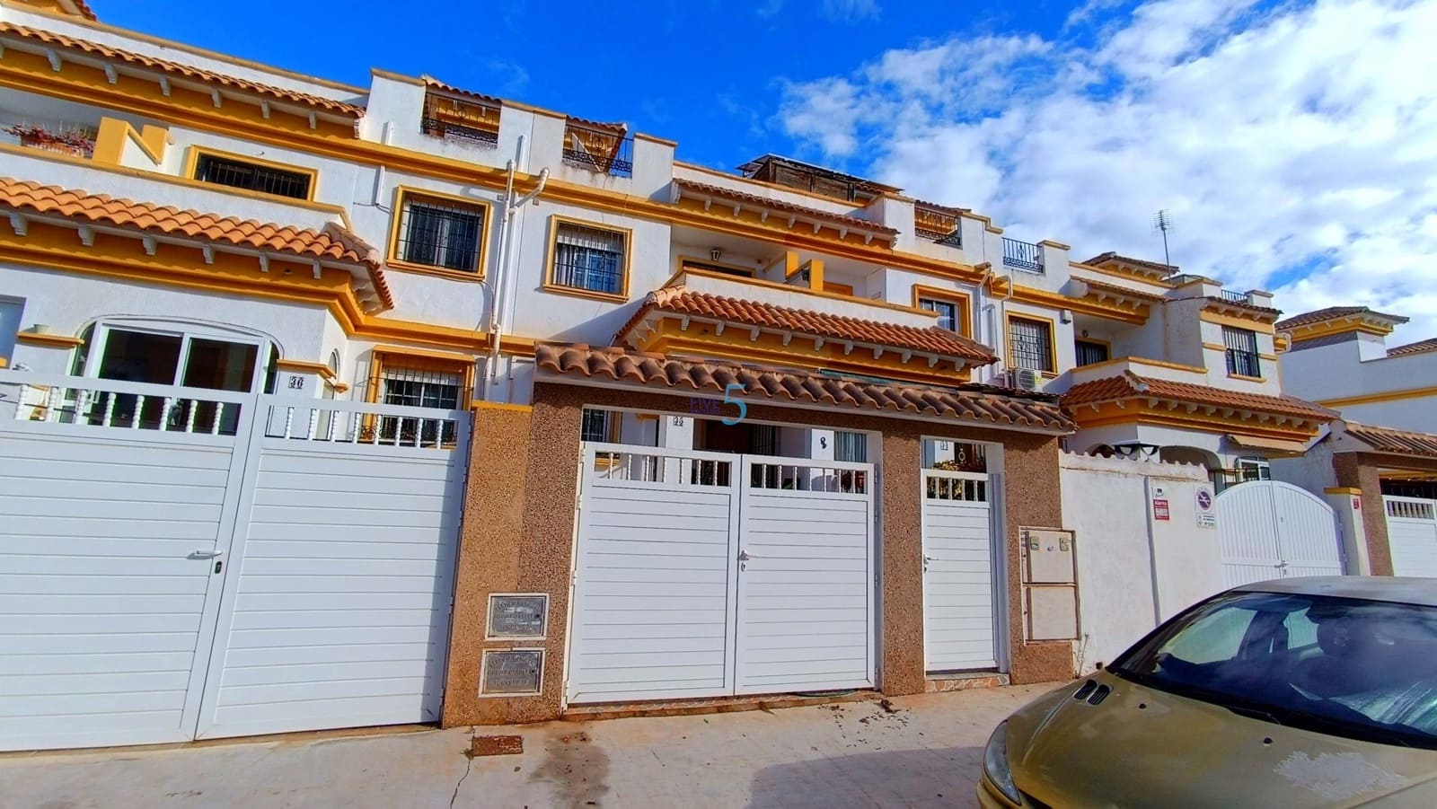 3 sypialnia Dom na sprzedaż w Torrevieja z basenem - 195 000 € (Ref: 9528930)