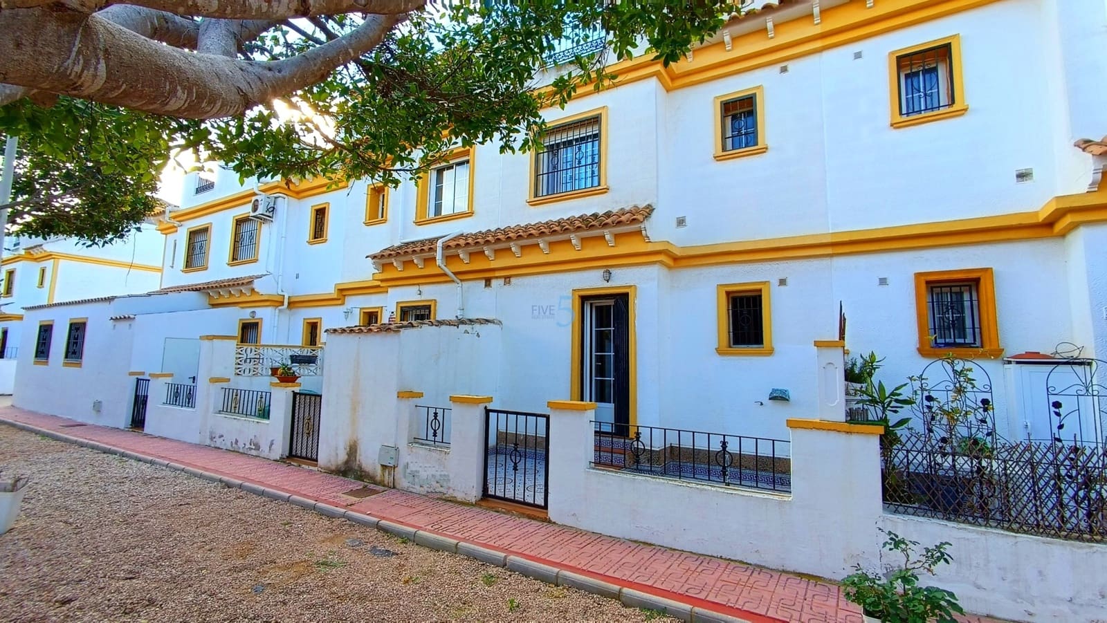 3 sypialnia Dom na sprzedaż w Torrevieja z basenem - 195 000 € (Ref: 9528930)