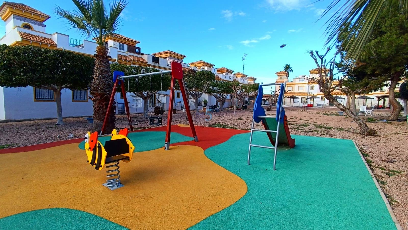 3 sypialnia Dom na sprzedaż w Torrevieja z basenem - 195 000 € (Ref: 9528930)