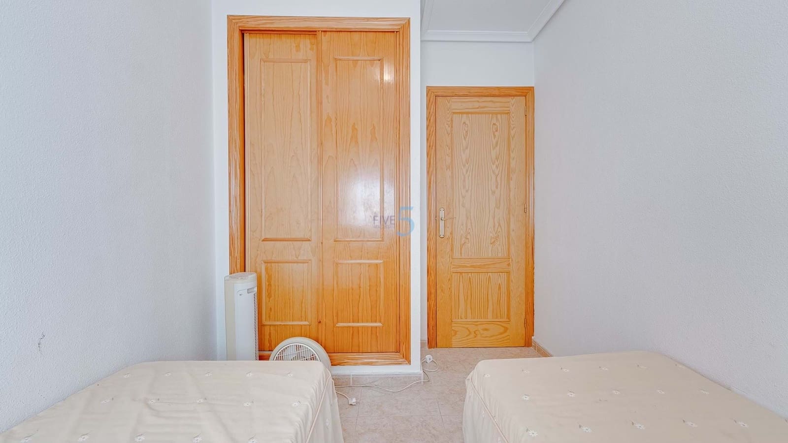 3 Zimmer Haus zu verkaufen in Torrevieja mit Pool - 195.000 € (Ref: 9528930)