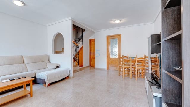 3 bedroom Townhouse for sale in Torrevieja with pool - € 195,000 (Ref: 9528930)