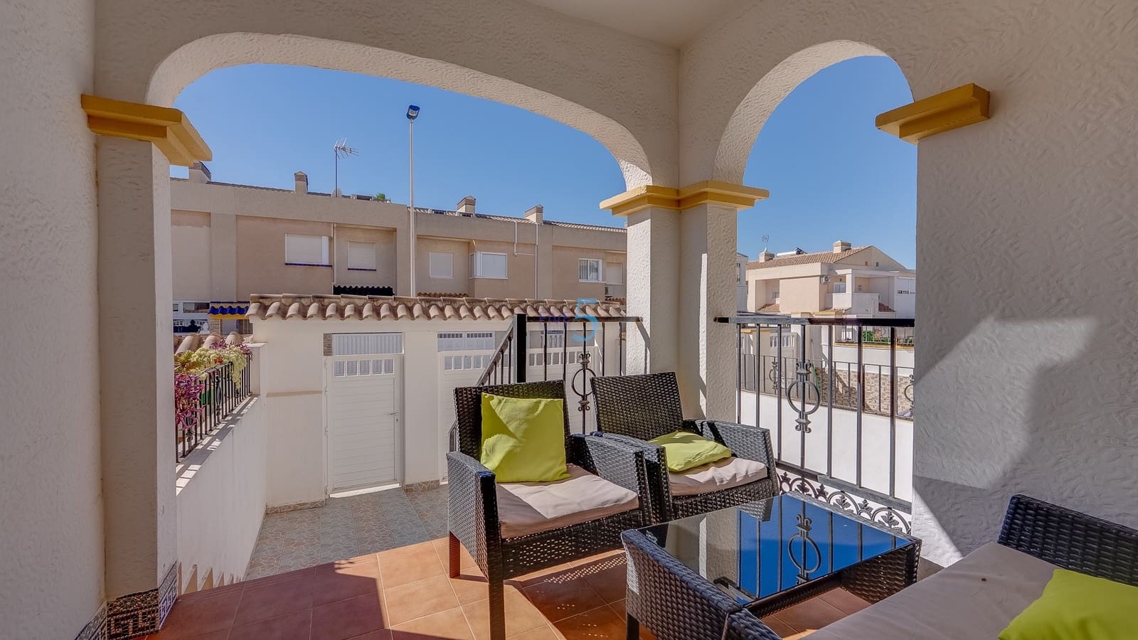 3 Zimmer Haus zu verkaufen in Torrevieja mit Pool - 195.000 € (Ref: 9528930)