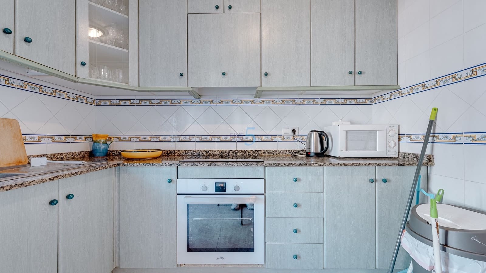 3 Zimmer Haus zu verkaufen in Torrevieja mit Pool - 195.000 € (Ref: 9528930)