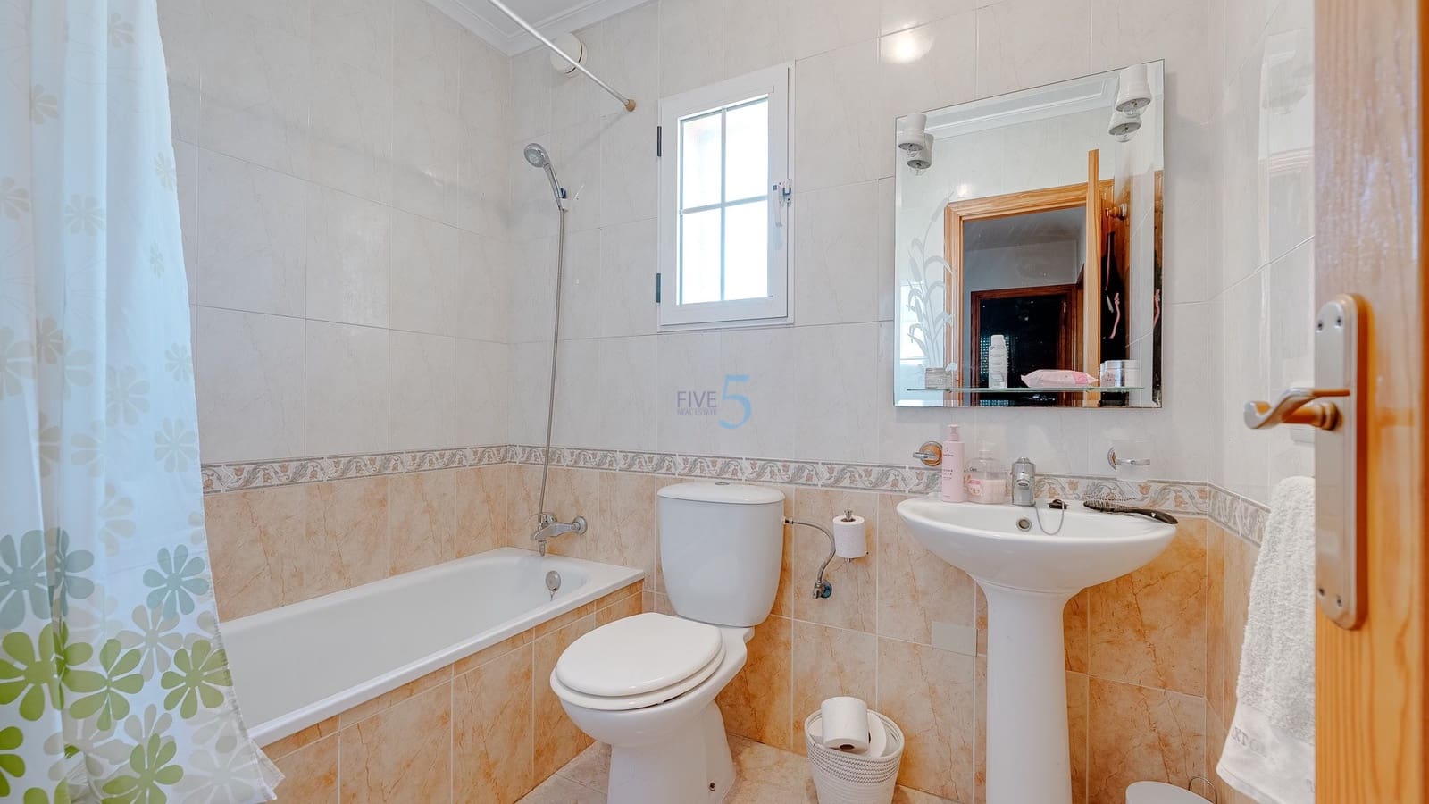 3 Zimmer Haus zu verkaufen in Torrevieja mit Pool - 195.000 € (Ref: 9528930)