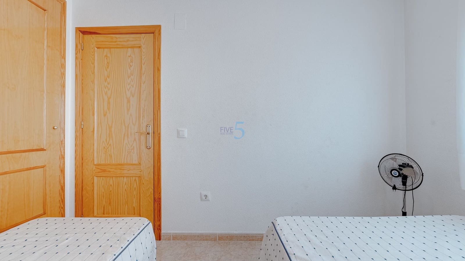 3 Zimmer Haus zu verkaufen in Torrevieja mit Pool - 195.000 € (Ref: 9528930)