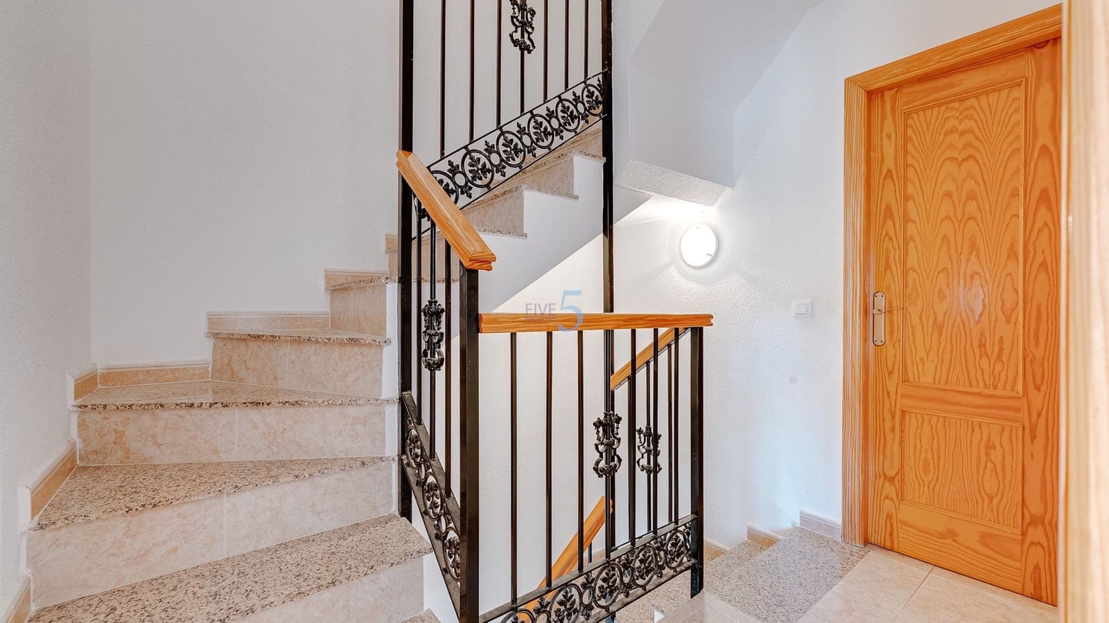 3 Zimmer Haus zu verkaufen in Torrevieja mit Pool - 195.000 € (Ref: 9528930)