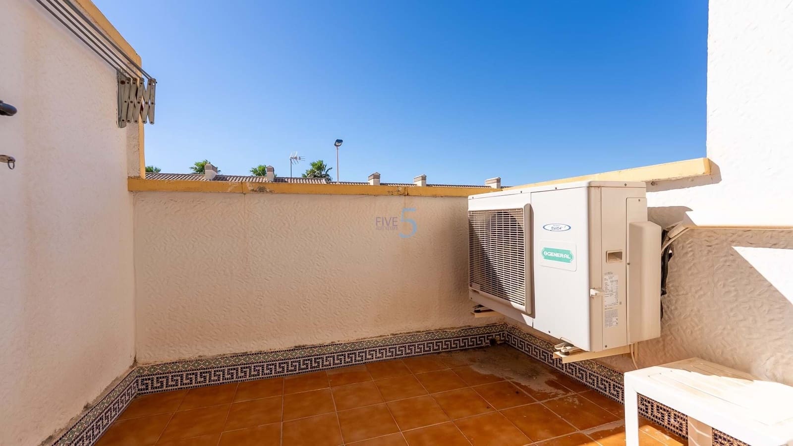3 Zimmer Haus zu verkaufen in Torrevieja mit Pool - 195.000 € (Ref: 9528930)