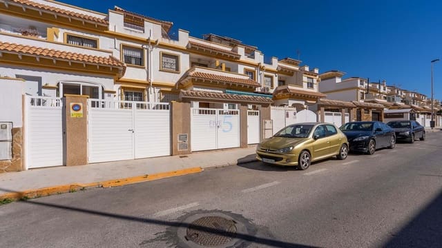 3 bedroom Townhouse for sale in Torrevieja with pool - € 195,000 (Ref: 9528930)