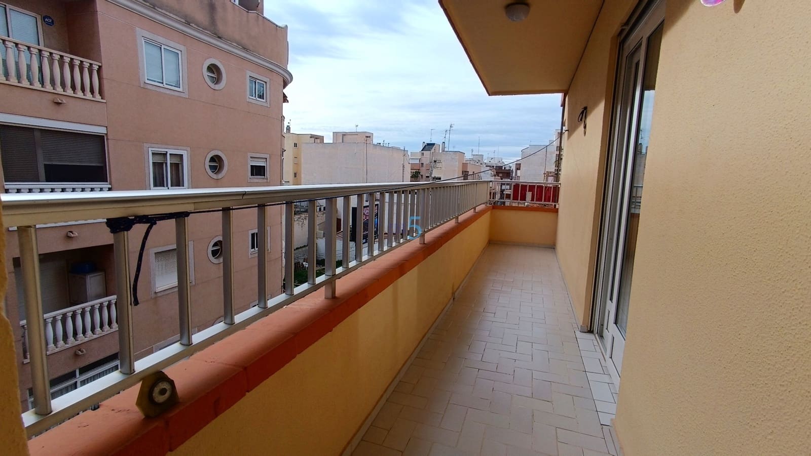 4 chambre Appartement à vendre à Torrevieja - 174 995 € (Ref: 9532742)