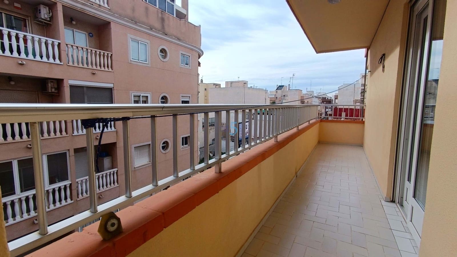 4 chambre Appartement à vendre à Torrevieja - 174 995 € (Ref: 9532742)