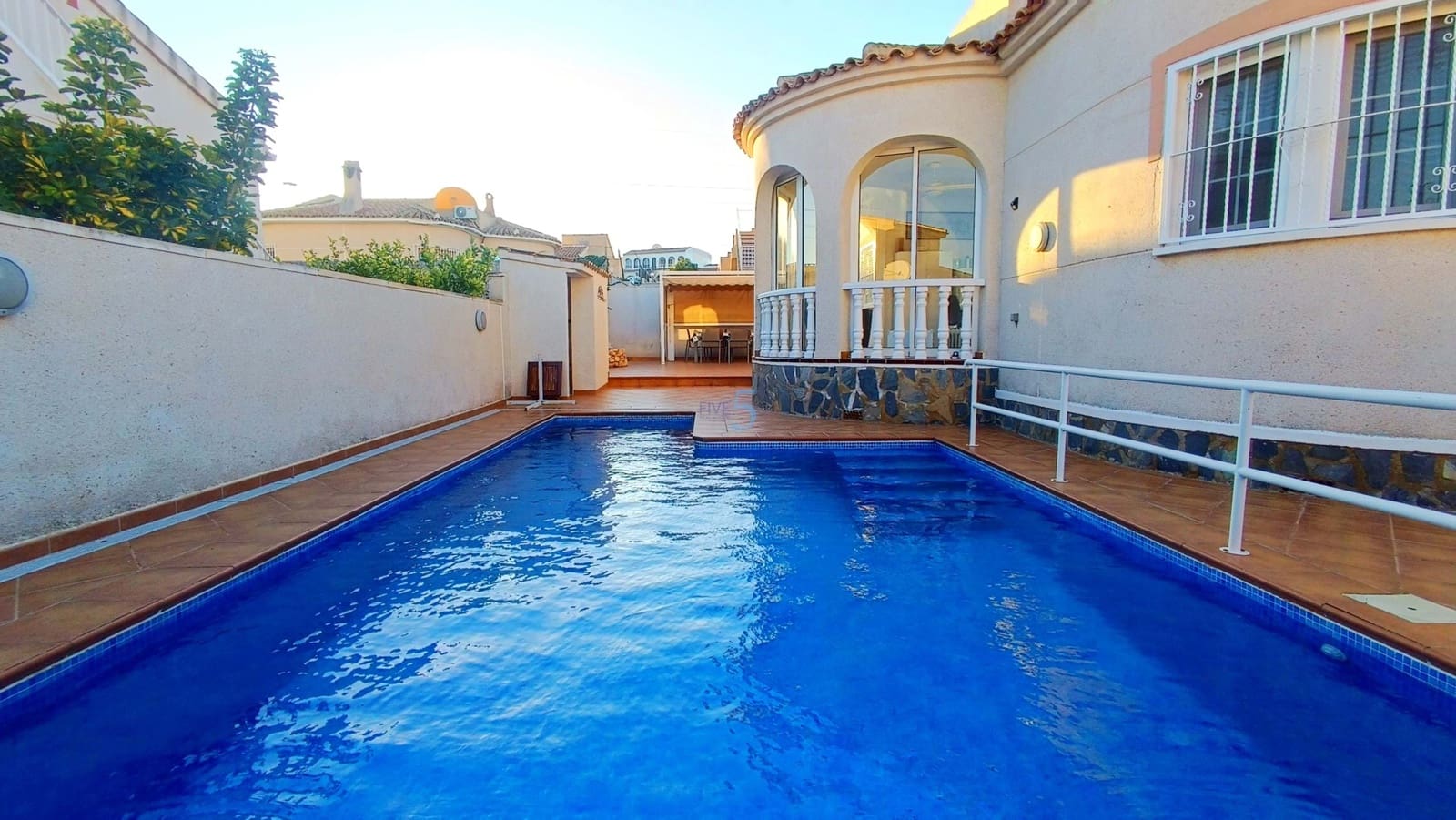 3 slaapkamer Villa te koop in Ciudad Quesada met zwembad - € 345.000 (Ref: 9532743)