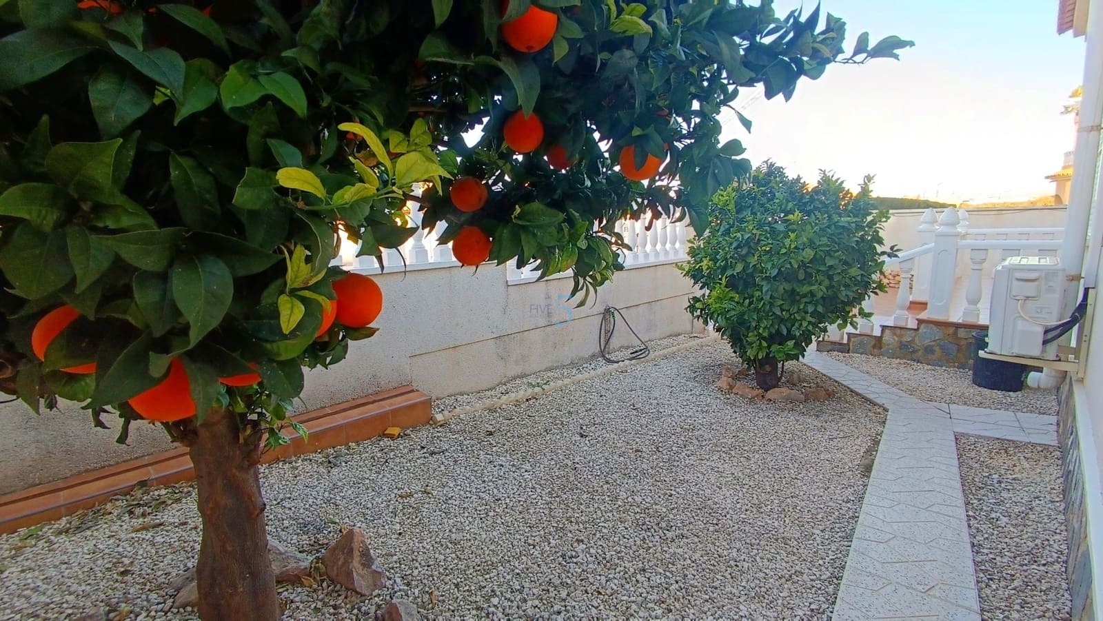 3 slaapkamer Villa te koop in Ciudad Quesada met zwembad - € 345.000 (Ref: 9532743)