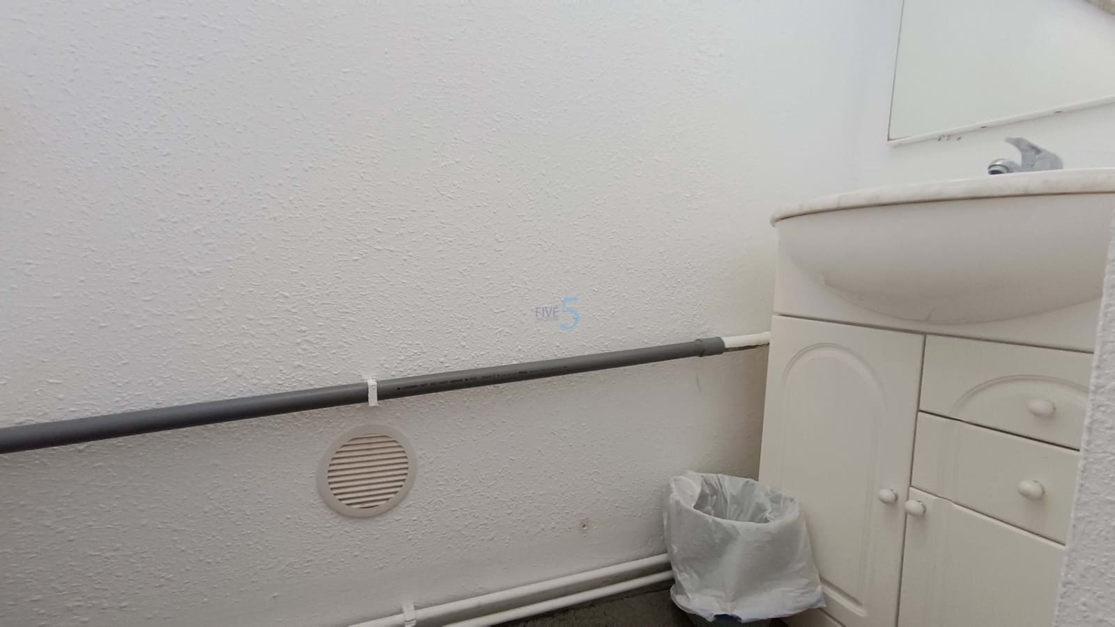 Casa de 2 habitaciones en Torrevieja en venta con garaje - 139.995 € (Ref: 9533070)