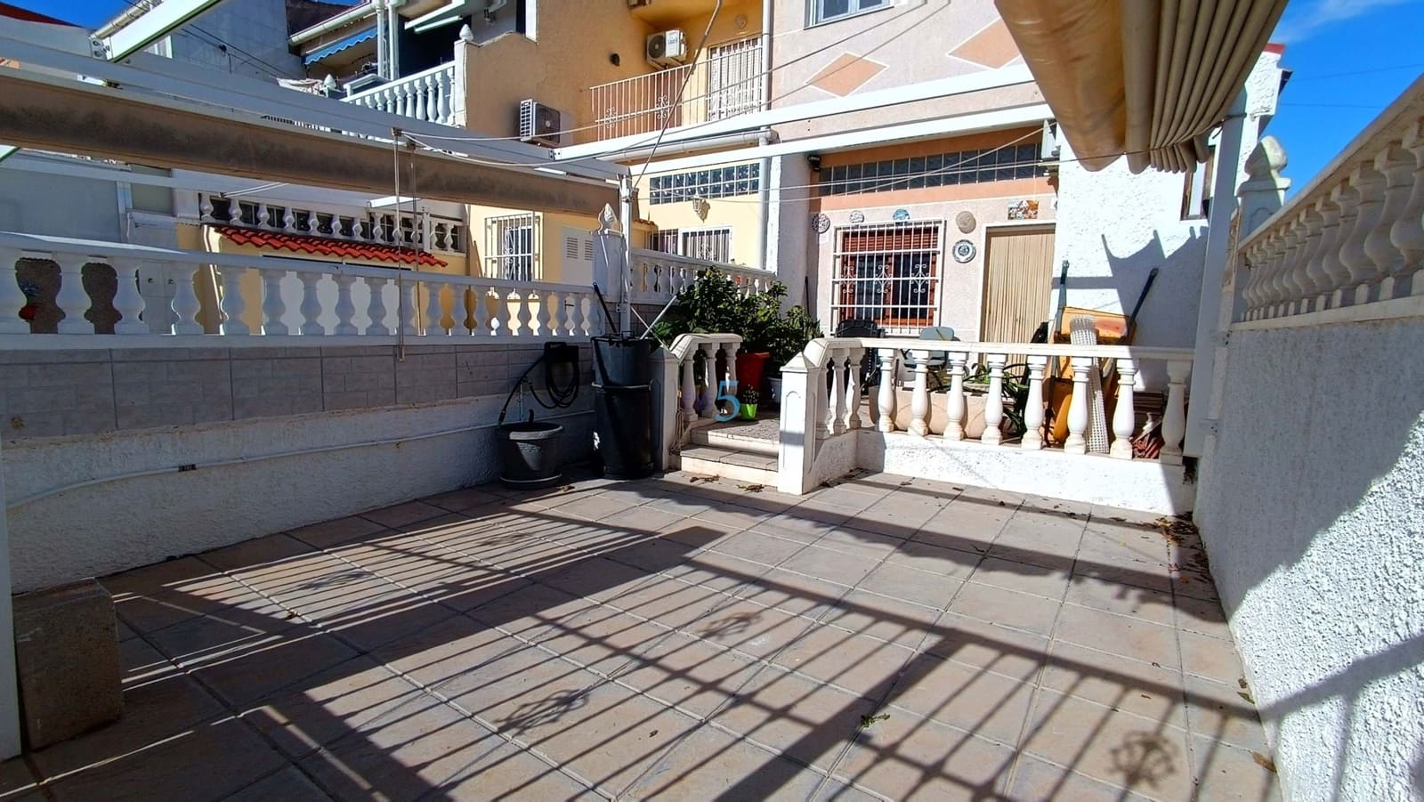 Casa de 2 habitaciones en Torrevieja en venta con garaje - 139.995 € (Ref: 9533070)