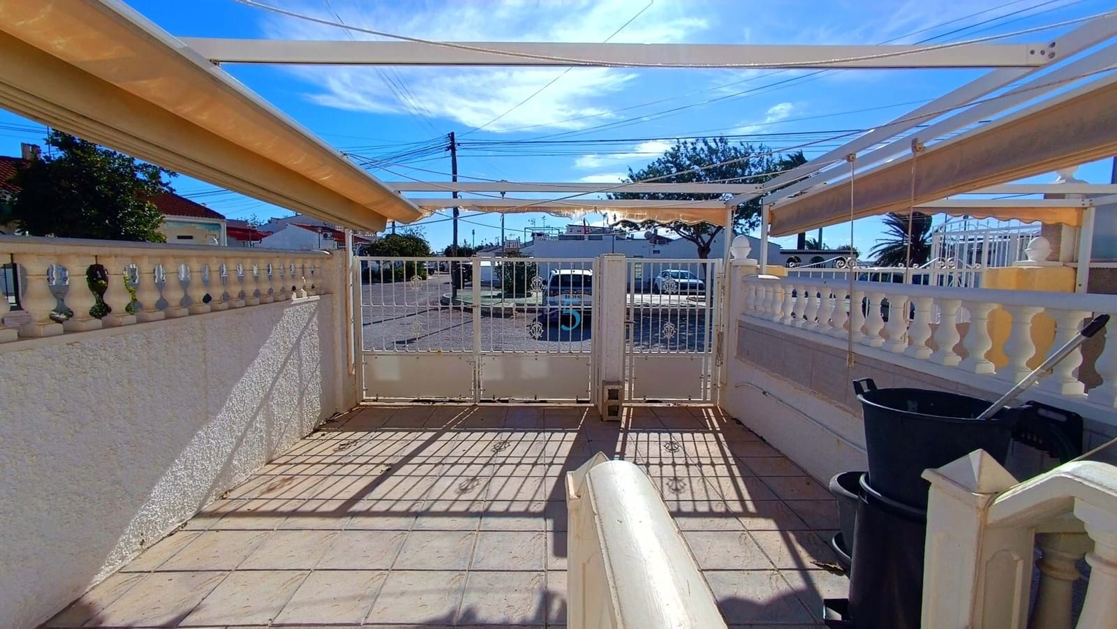 Casa de 2 habitaciones en Torrevieja en venta con garaje - 139.995 € (Ref: 9533070)