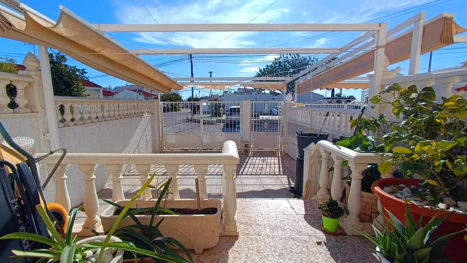 Casa de 2 habitaciones en Torrevieja en venta con garaje - 139.995 € (Ref: 9533070)