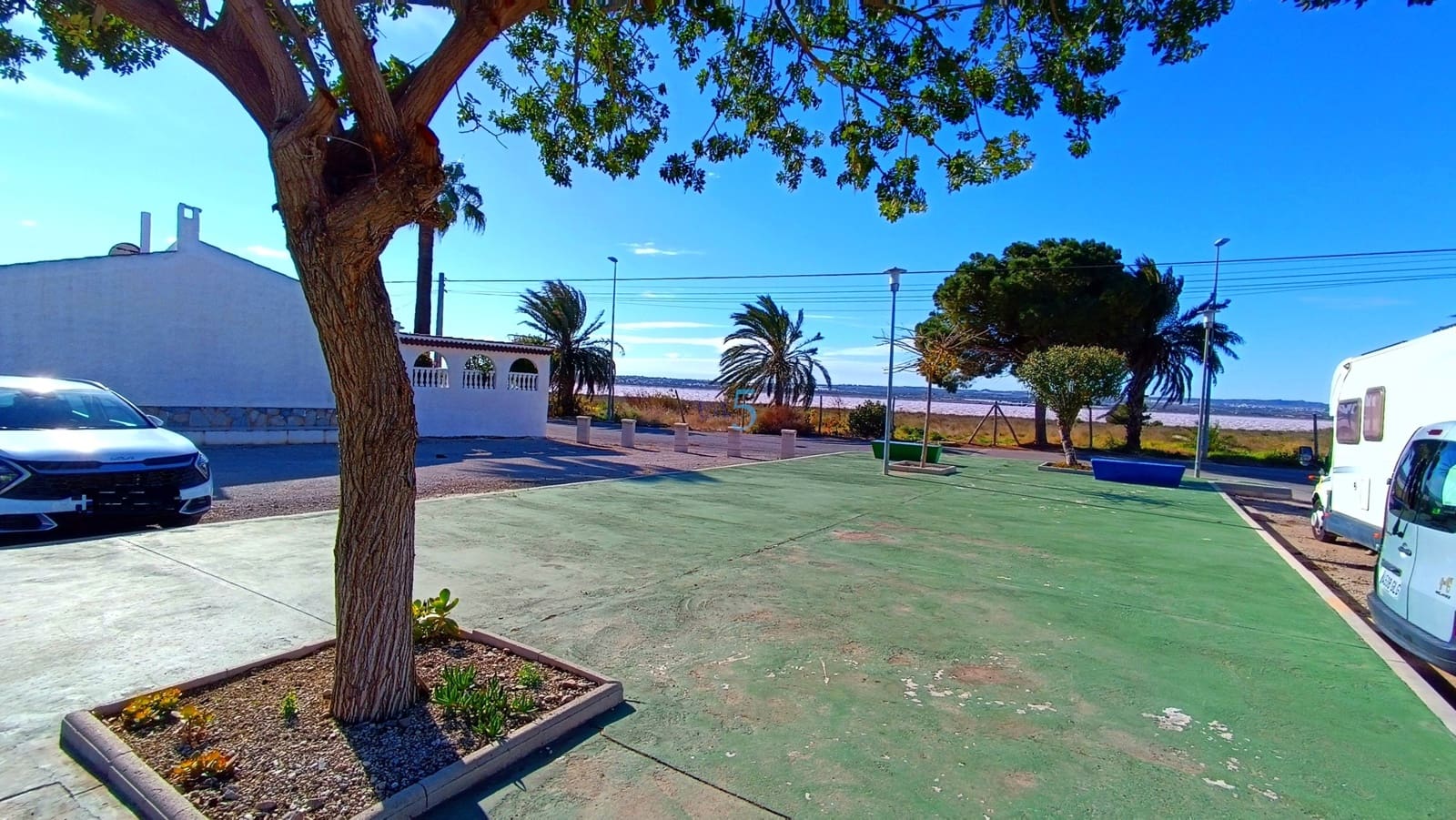 Casa de 2 habitaciones en Torrevieja en venta con garaje - 139.995 € (Ref: 9533070)