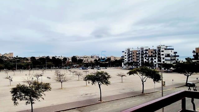 Apartamento de 1 habitación en Mil Palmeras, Pilar de la Horadada en venta con piscina garaje - 125.000 € (Ref: 9534840)