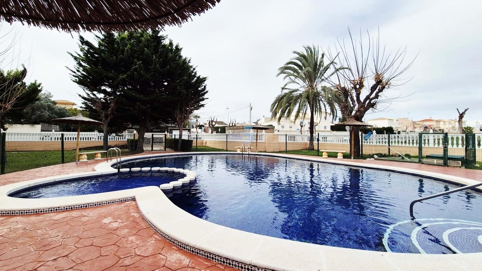 Apartamento de 1 habitación en Pilar de la Horadada en venta con piscina garaje - 125.000 € (Ref: 9534840)