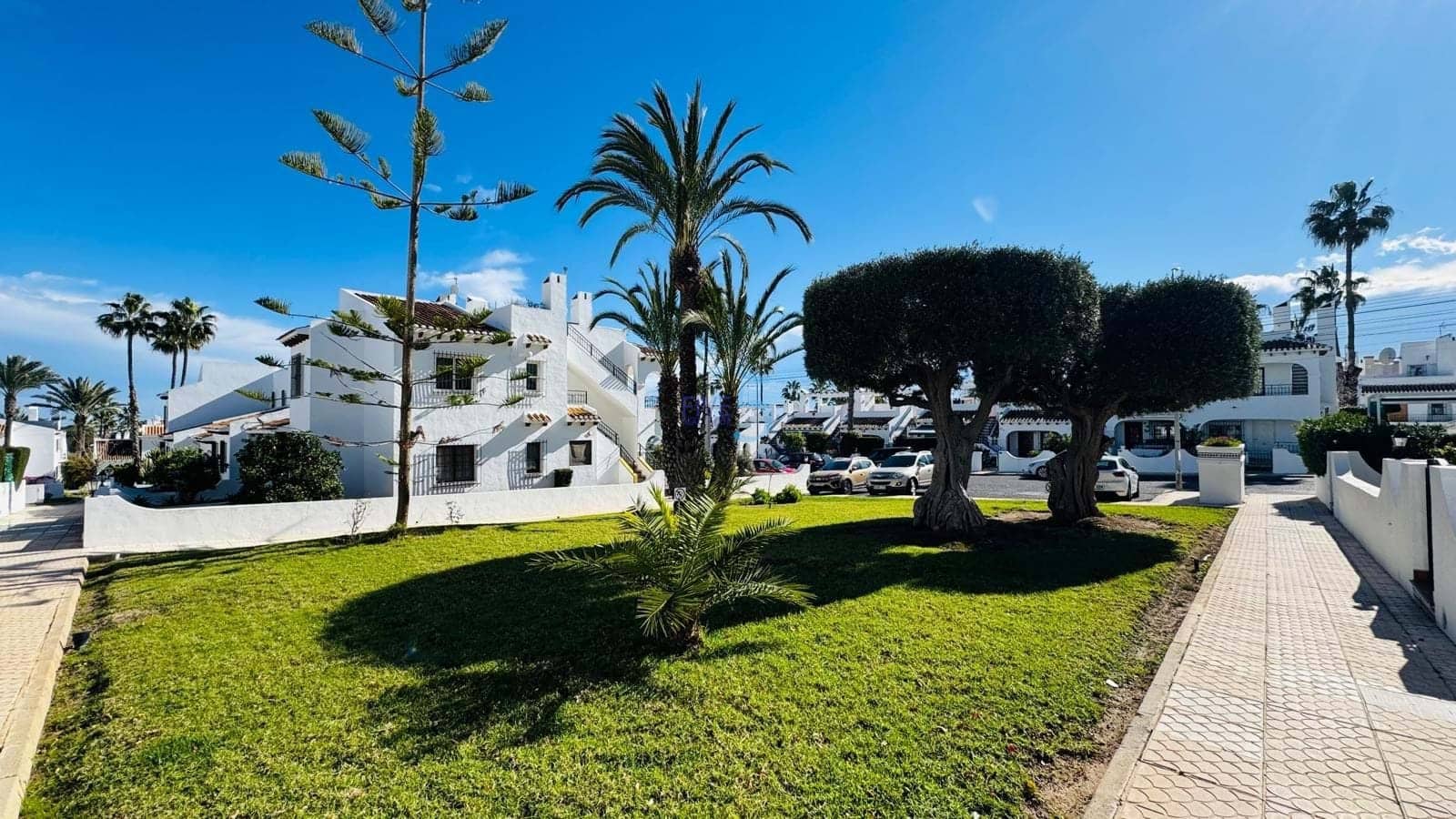 2 soverom Leilighet til salgs i Villamartin med svømmebasseng garasje - € 194 900 (Ref: 9536406)