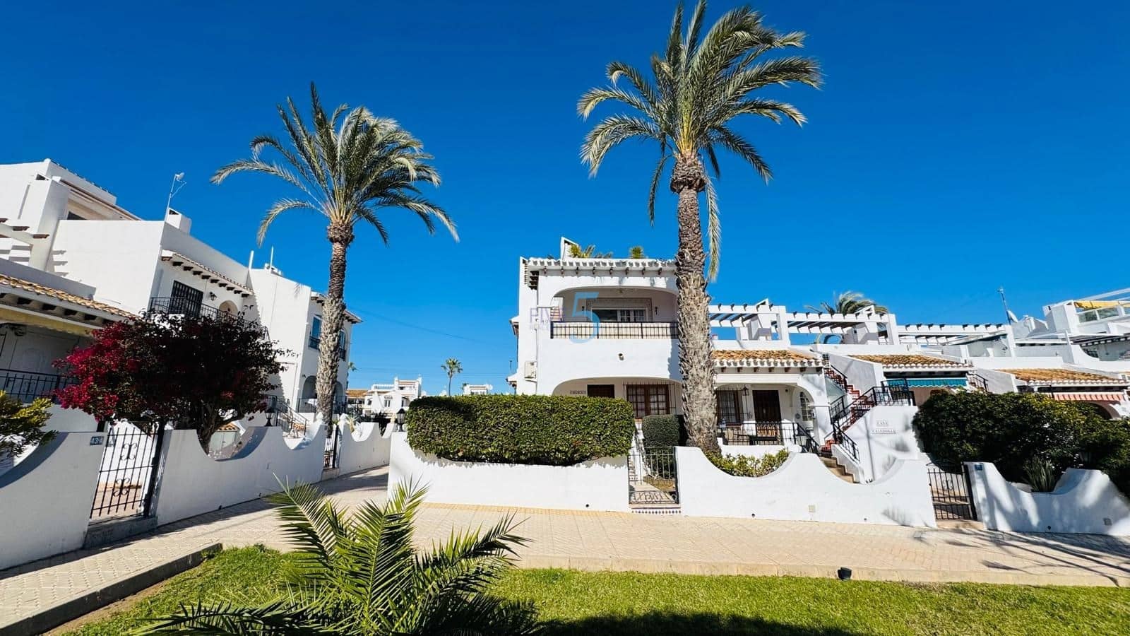 2 soverom Leilighet til salgs i Villamartin med svømmebasseng garasje - € 194 900 (Ref: 9536406)