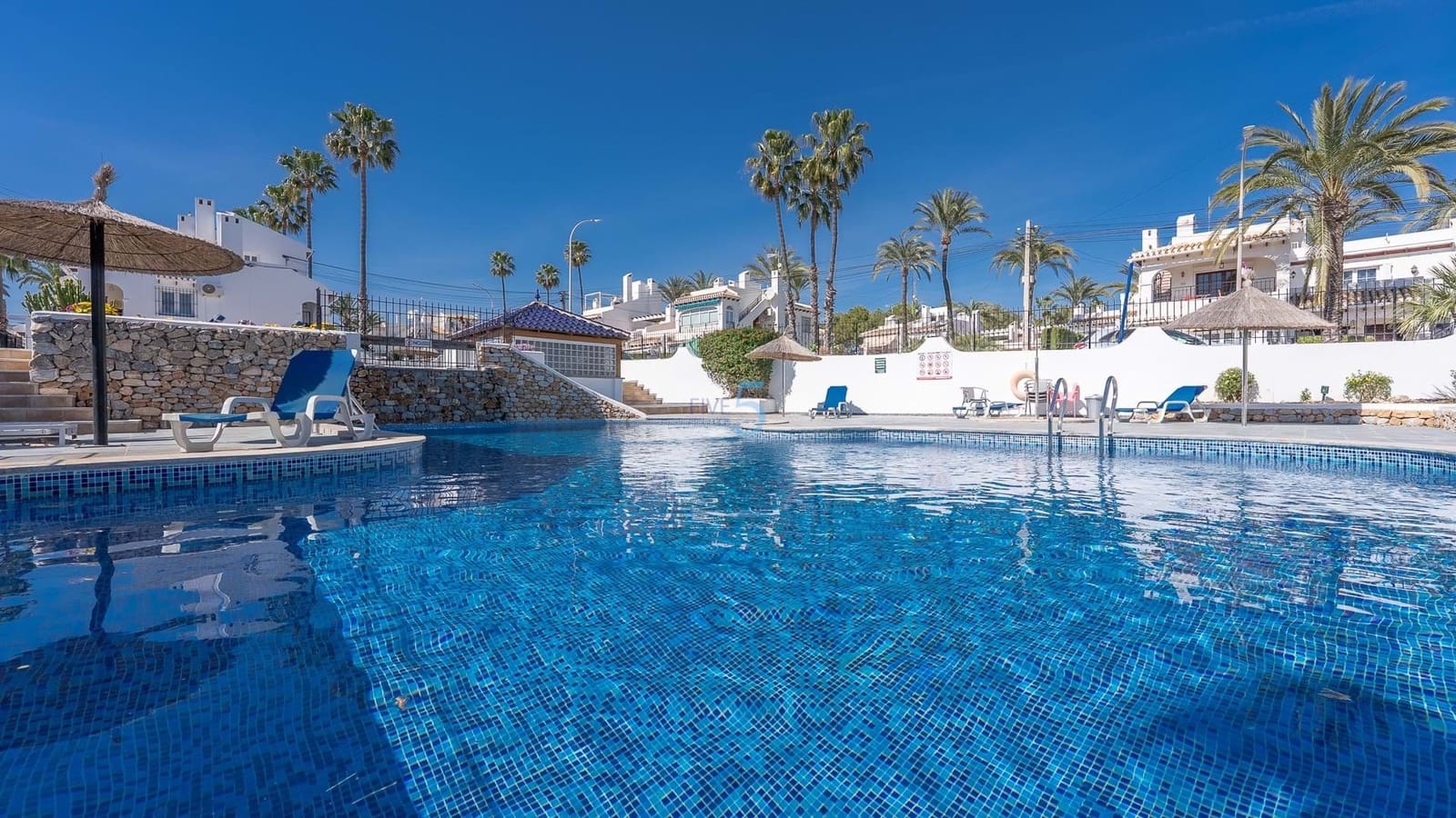 2 slaapkamer Appartement te koop in Villamartin met zwembad garage - € 194.900 (Ref: 9536406)