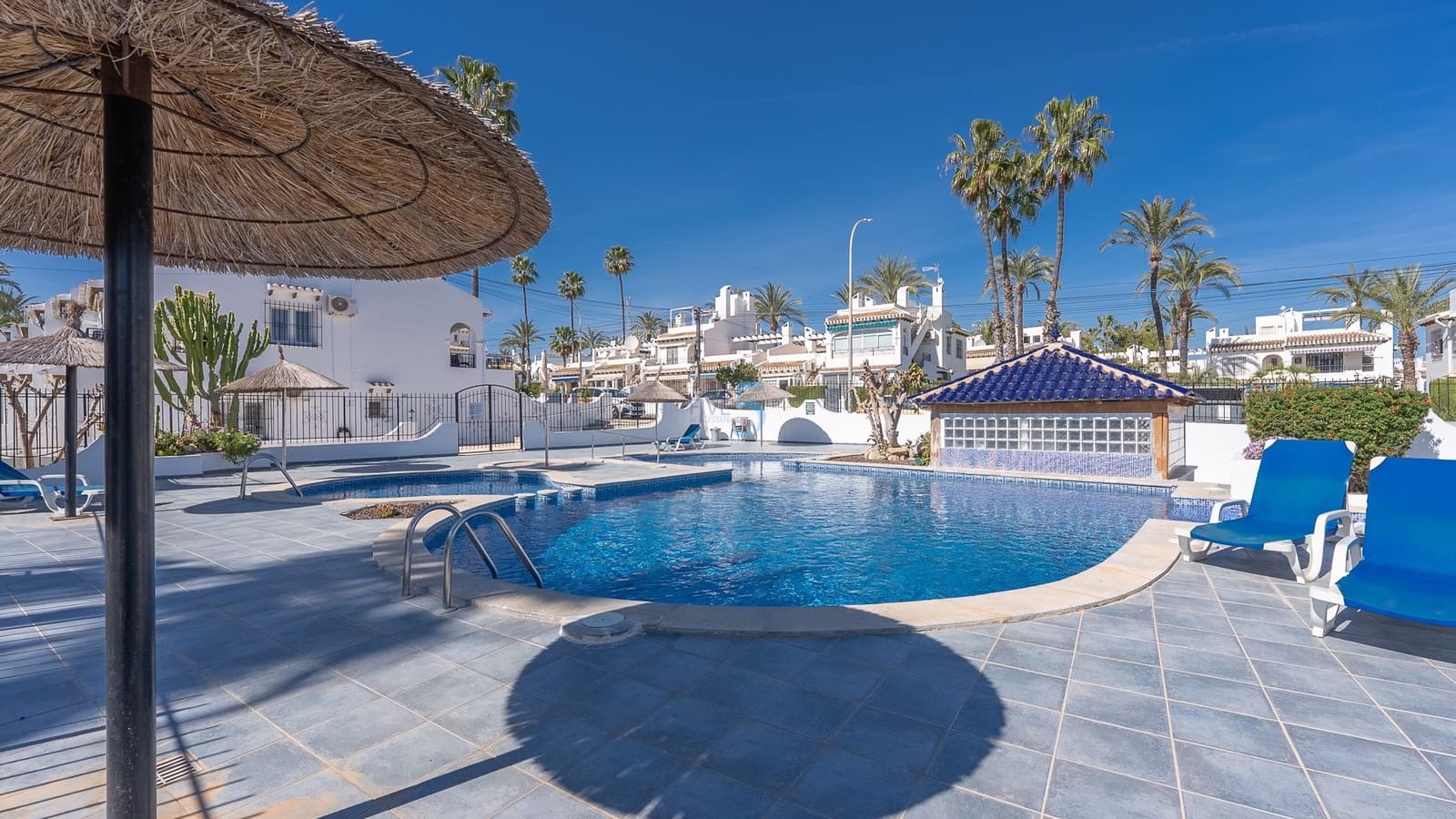 2 slaapkamer Appartement te koop in Villamartin met zwembad garage - € 194.900 (Ref: 9536406)