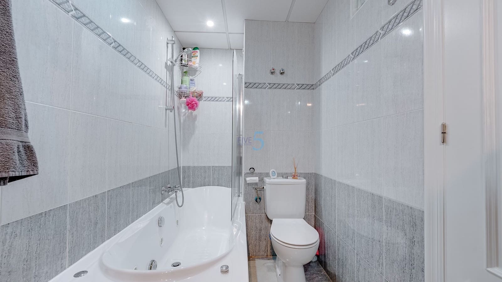 3 bedroom Townhouse for sale in Playa Flamenca with pool garage - € 189,900 (Ref: 9539090)