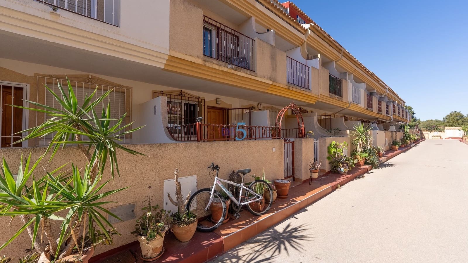 3 bedroom Townhouse for sale in Playa Flamenca with pool garage - € 189,900 (Ref: 9539090)