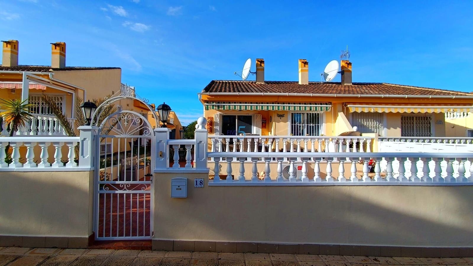 Pareado de 3 habitaciones en Rojales en venta con piscina garaje - 235.000 € (Ref: 9539682)