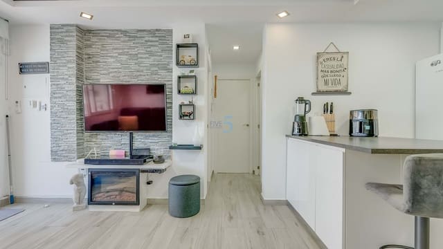 3 makuuhuone Omakotitalo myytävänä paikassa Los Altos mukana uima-altaan - 179 900 € (Ref: 9539910)