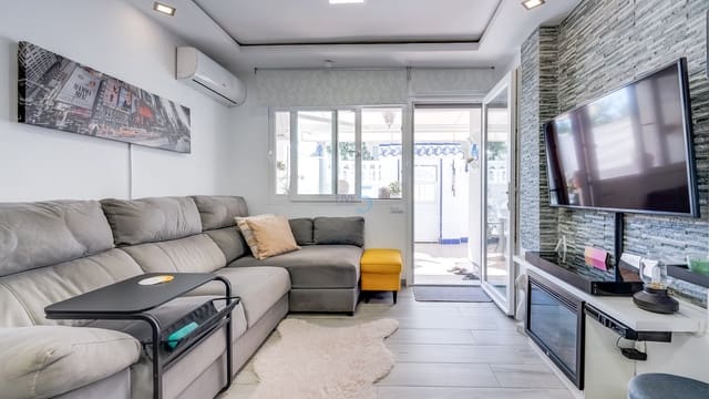 3 makuuhuone Omakotitalo myytävänä paikassa Los Altos mukana uima-altaan - 179 900 € (Ref: 9539910)