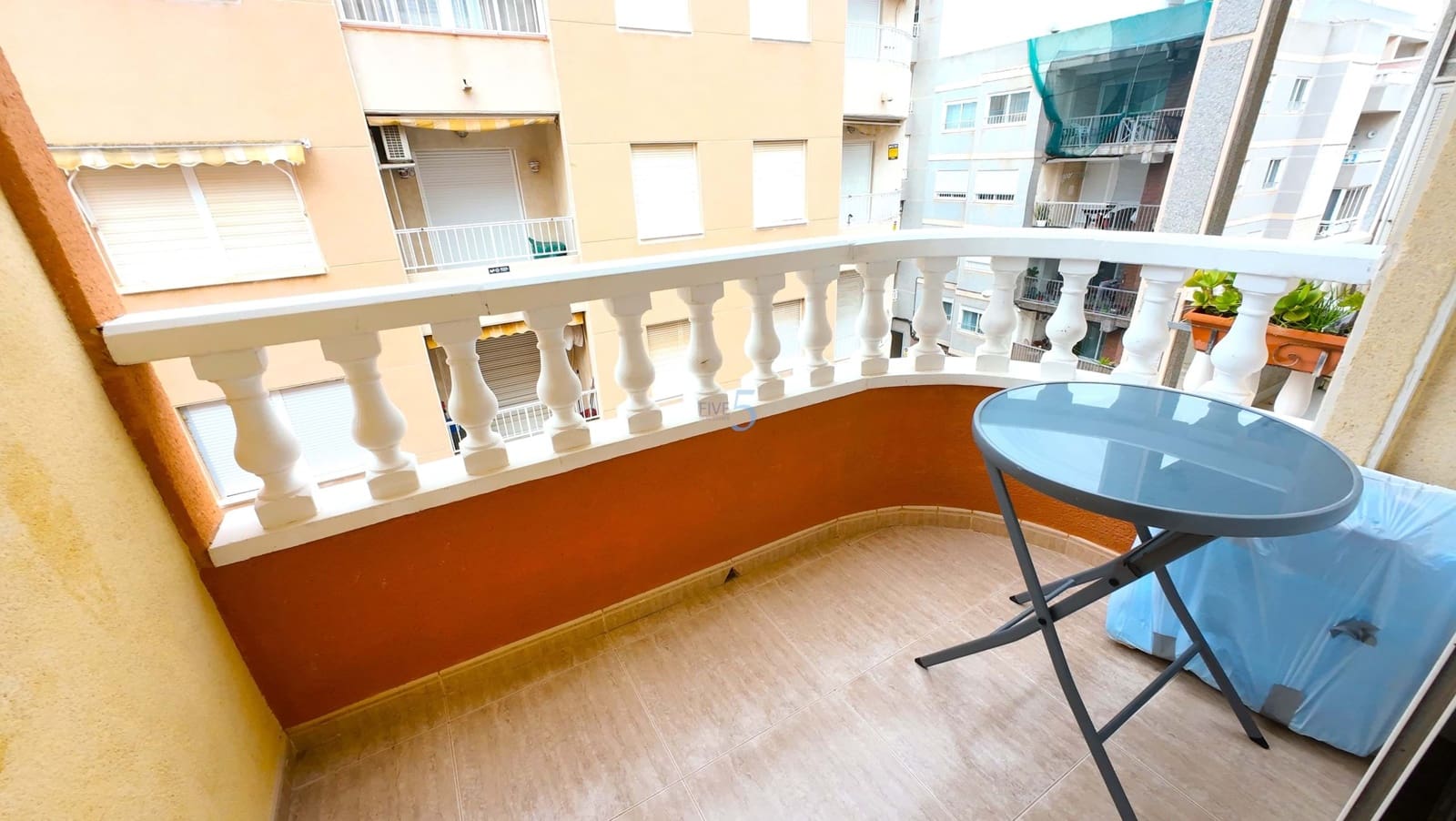 2 soverom Leilighet til salgs i Torrevieja med garasje - € 149 900 (Ref: 9539913)