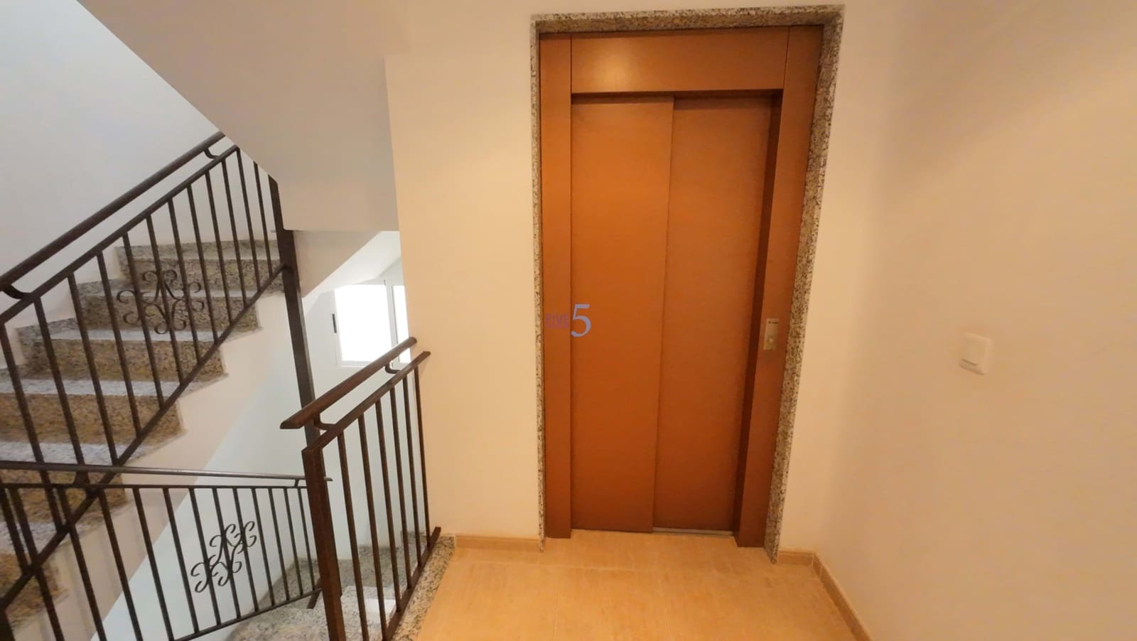 2 soverom Leilighet til salgs i Torrevieja med garasje - € 149 900 (Ref: 9539913)