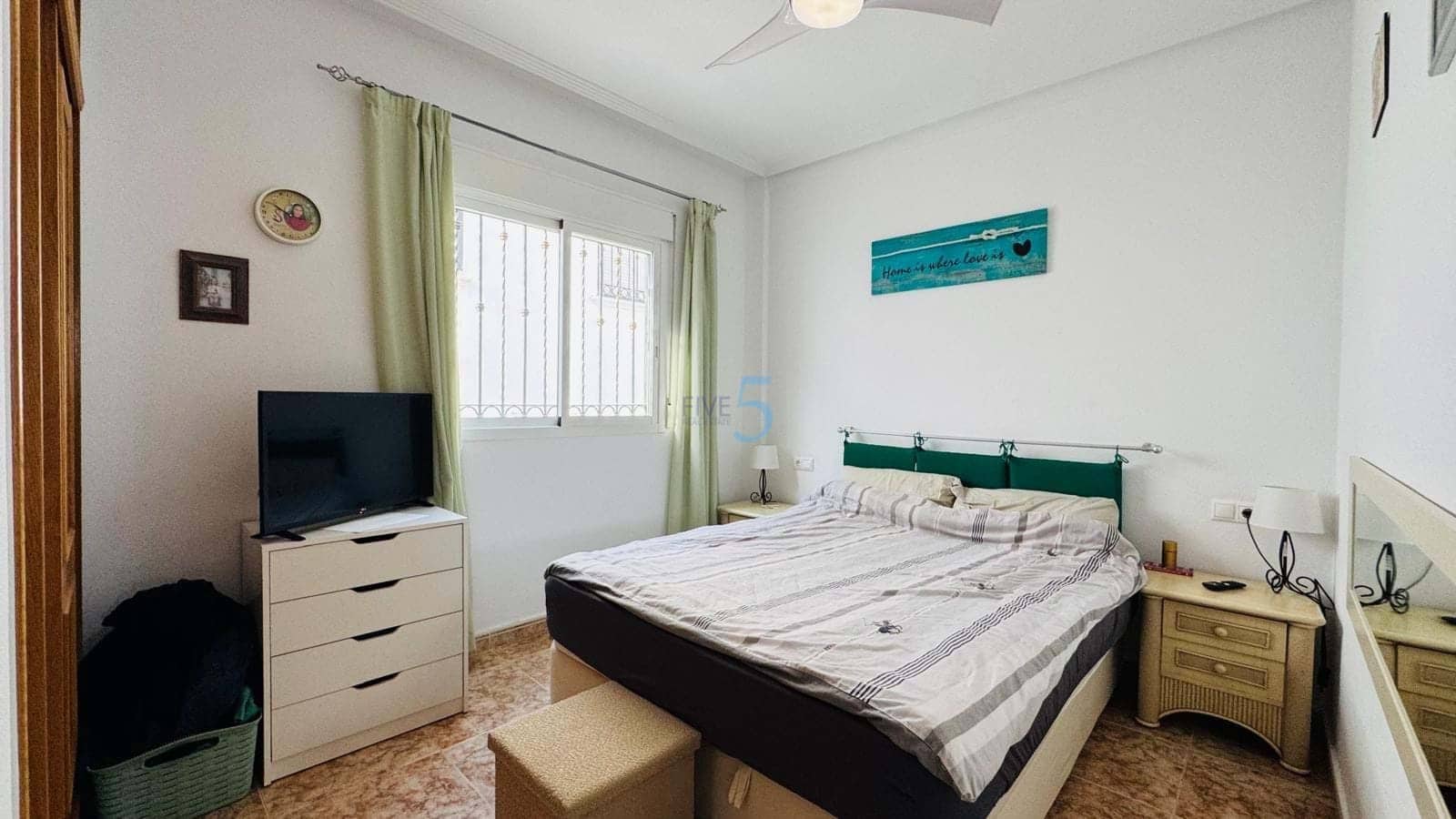 2 soveværelse Byhus til salg i Orihuela Costa med swimmingpool garage - € 220.000 (Ref: 9539914)