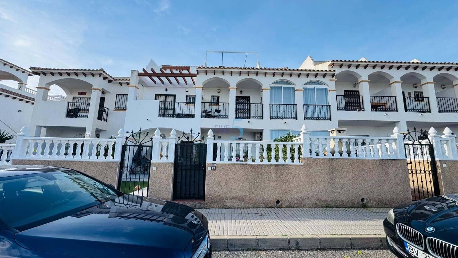 2 soveværelse Byhus til salg i Orihuela Costa med swimmingpool garage - € 220.000 (Ref: 9539914)