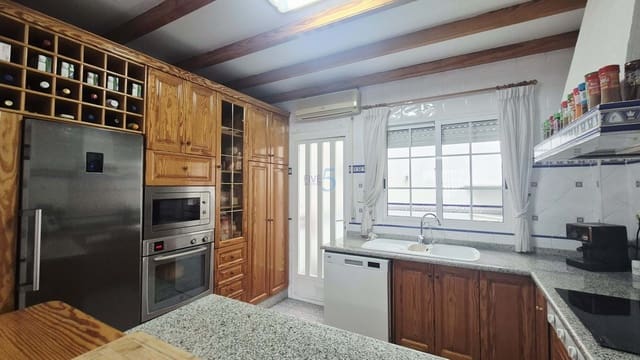 5 sypialnia Dom na sprzedaż w San Pedro del Pinatar z garażem - 265 000 € (Ref: 9541922)