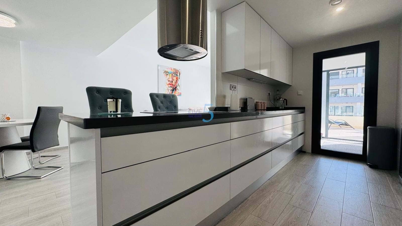 Apartamento de 3 habitaciones en Villamartin en venta con piscina garaje - 360.000 € (Ref: 9542781)