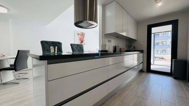 Apartamento de 3 habitaciones en Villamartin, Orihuela en venta con piscina garaje - 360.000 € (Ref: 9542781)