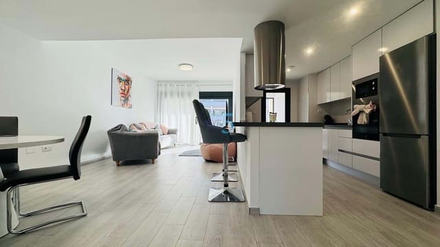 Apartamento de 3 habitaciones en Villamartin, Orihuela en venta con piscina garaje - 360.000 € (Ref: 9542781)