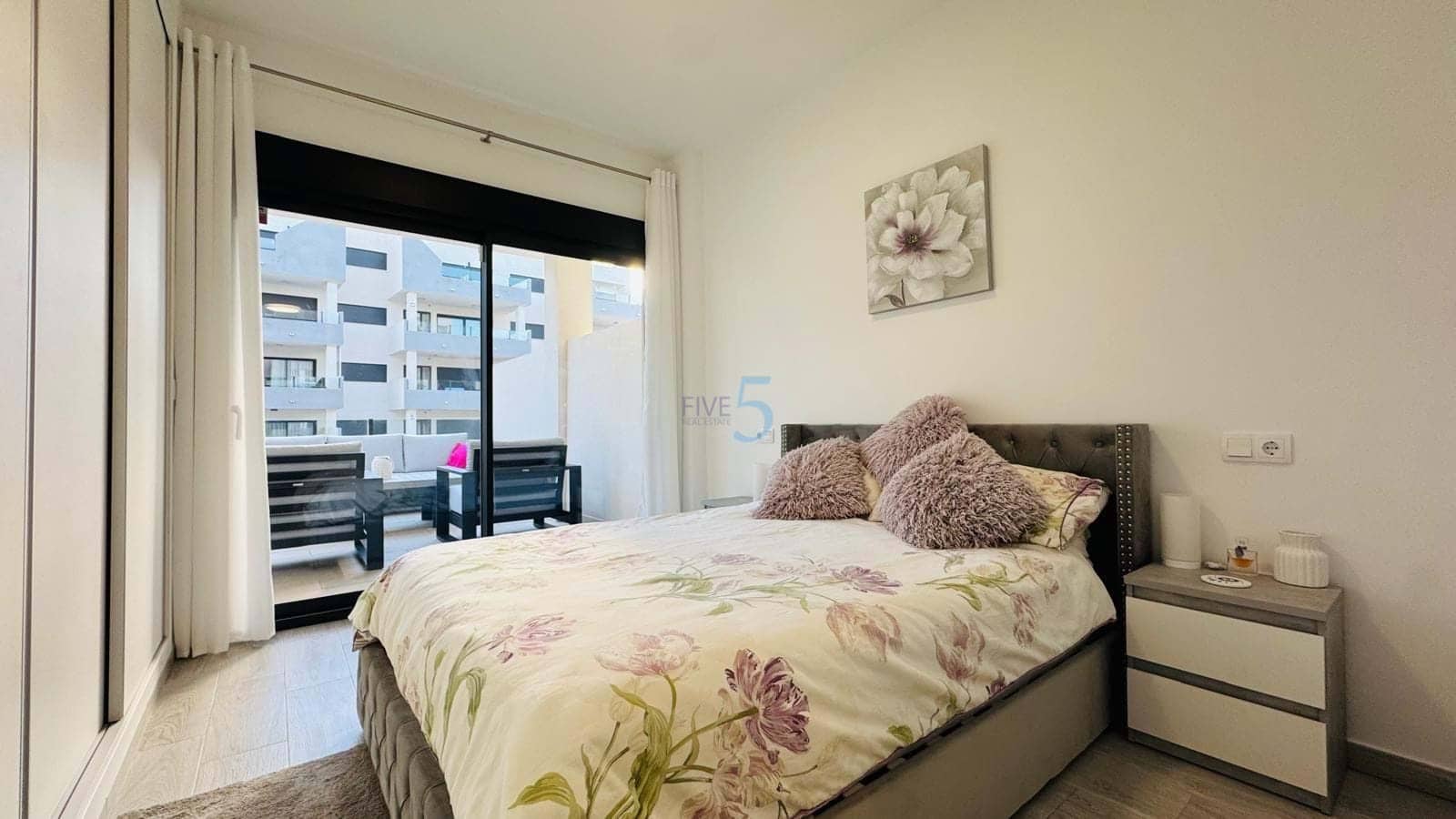 Apartamento de 3 habitaciones en Villamartin en venta con piscina garaje - 360.000 € (Ref: 9542781)