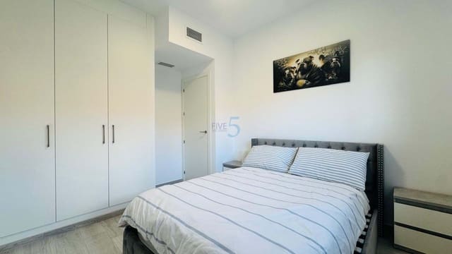 Apartamento de 3 habitaciones en Villamartin, Orihuela en venta con piscina garaje - 360.000 € (Ref: 9542781)