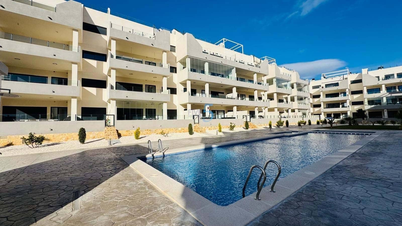 Apartamento de 3 habitaciones en Villamartin en venta con piscina garaje - 360.000 € (Ref: 9542781)