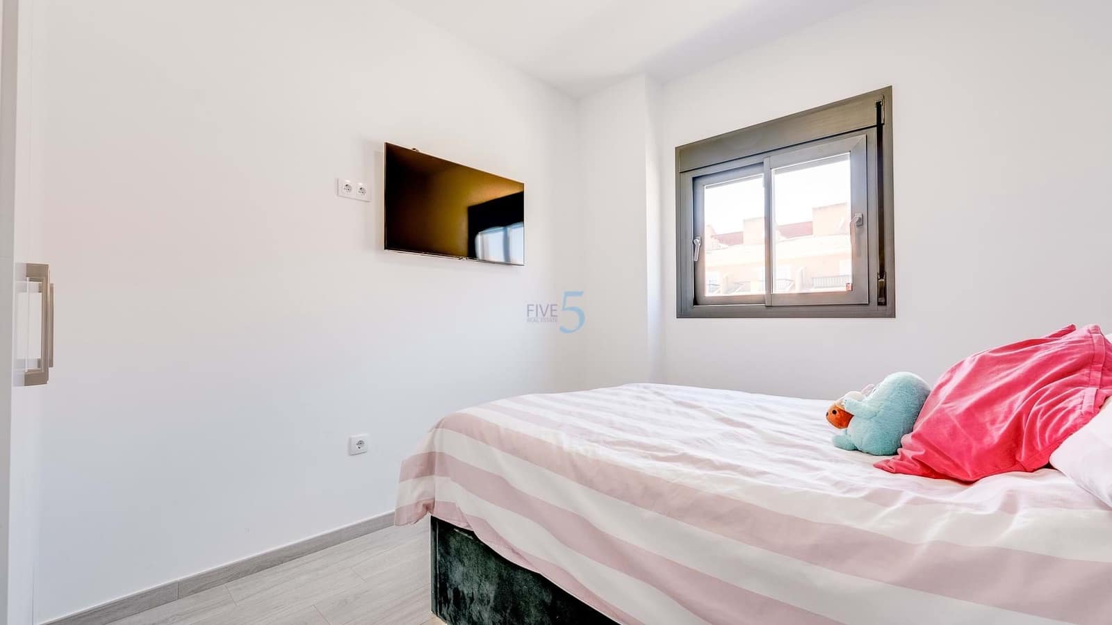 3 bedroom Apartment for sale in Villamartin with pool garage - € 350,000 (Ref: 9542781)