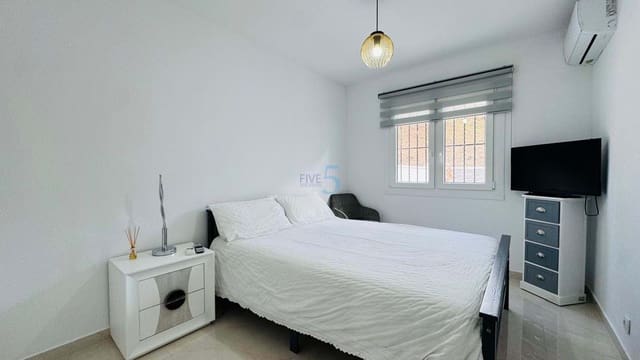 Casa de 3 habitaciones en Villamartin, Orihuela en venta con piscina - 299.900 € (Ref: 9542782)