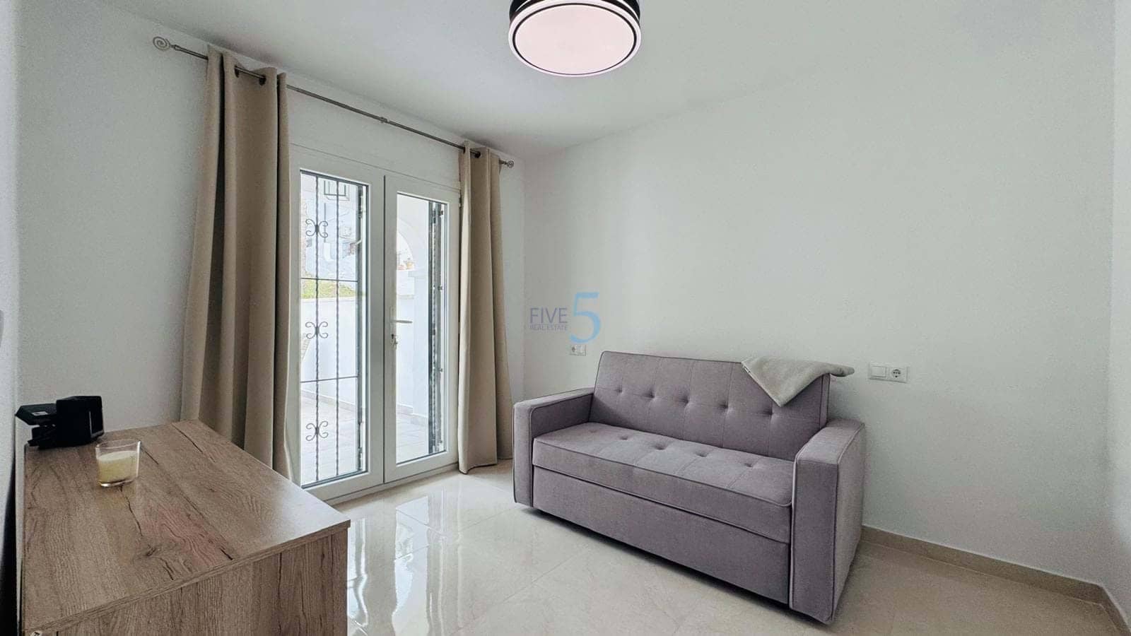 Casa de 3 habitaciones en Villamartin en venta con piscina - 299.900 € (Ref: 9542782)