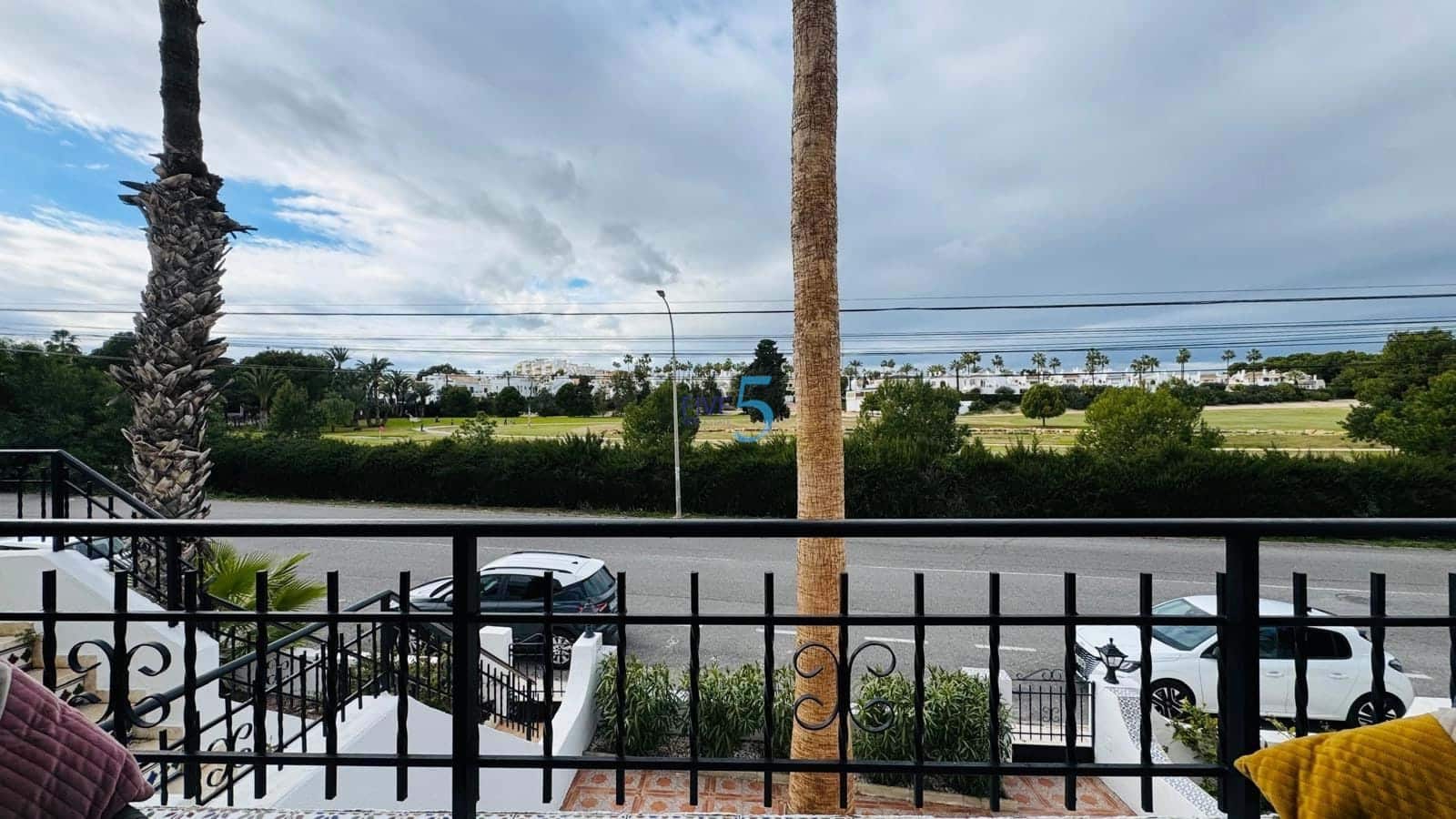 Casa de 3 habitaciones en Villamartin en venta con piscina - 299.900 € (Ref: 9542782)