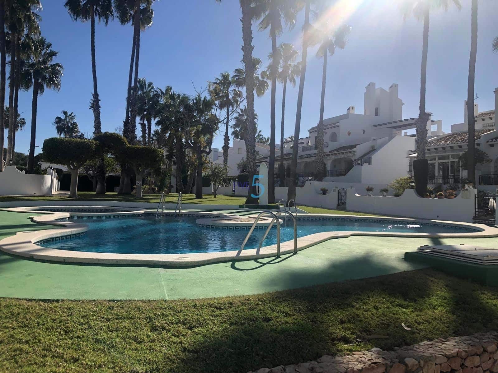 Casa de 3 habitaciones en Villamartin en venta con piscina - 299.900 € (Ref: 9542782)